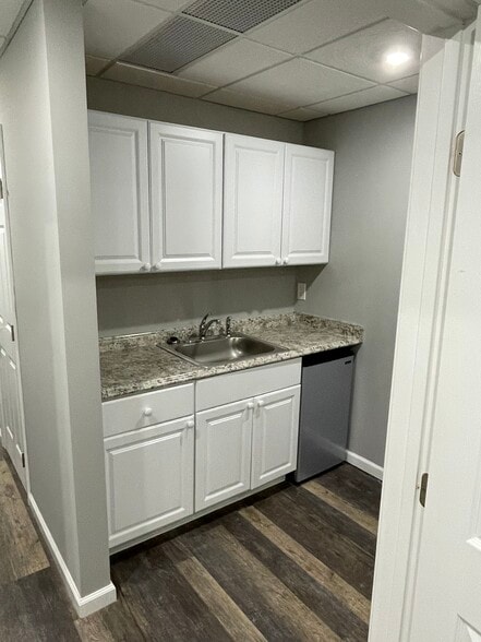 More Photos Of 615 Colonial Park Dr, Roswell Loft Creative Space For Lease