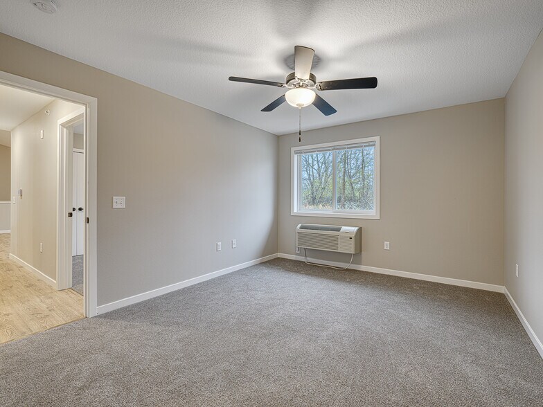 More Photos Of 102 Ridge Rd, Osceola Apartments For Sale