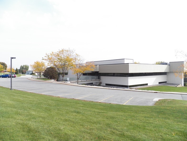 More Photos Of 2985 S Ridge Rd, Green Bay Medical For Sale