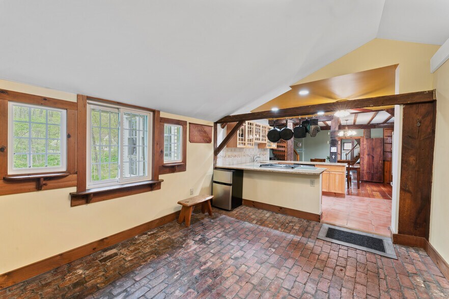 More Photos Of 11 Glen Rd, Sandy Hook Apartments For Sale