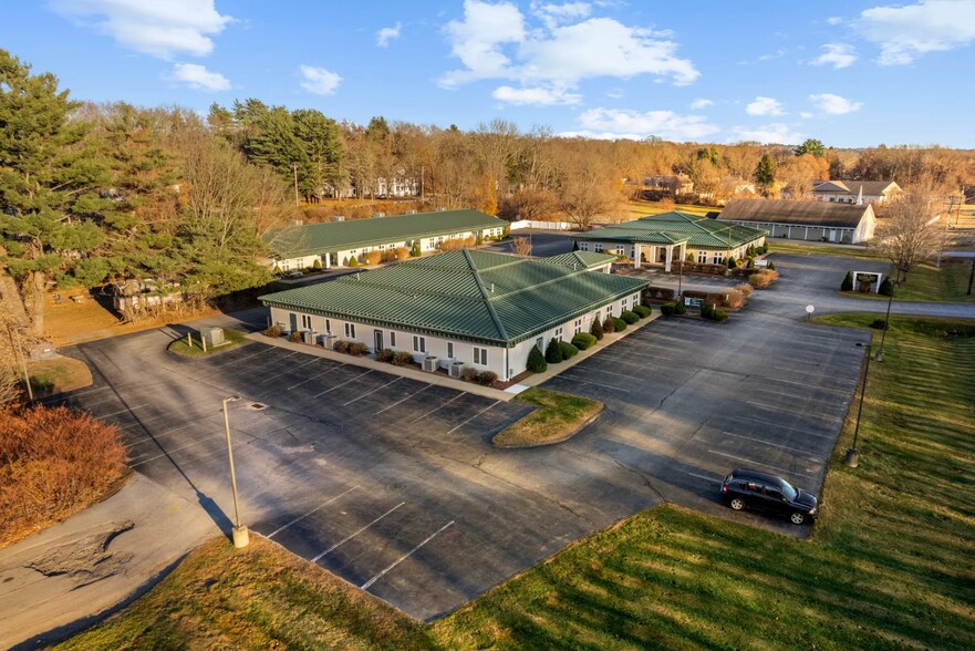 More Photos Of 35-39 Kennedy Dr, Putnam Medical For Lease