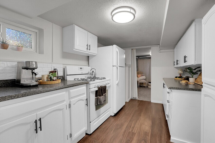 More Photos Of 175 S Main St, Brighton Office For Sale