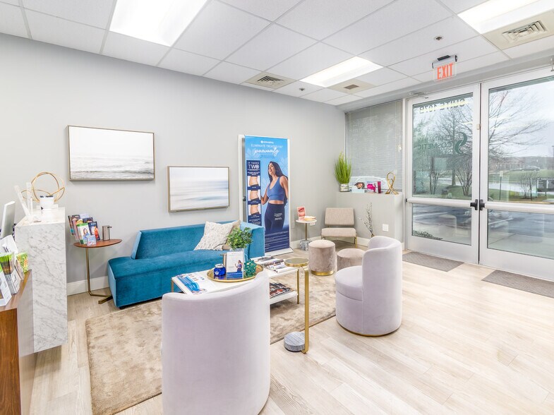 More Photos Of 4437 Brookfield Corporate Dr, Chantilly Office For Sale