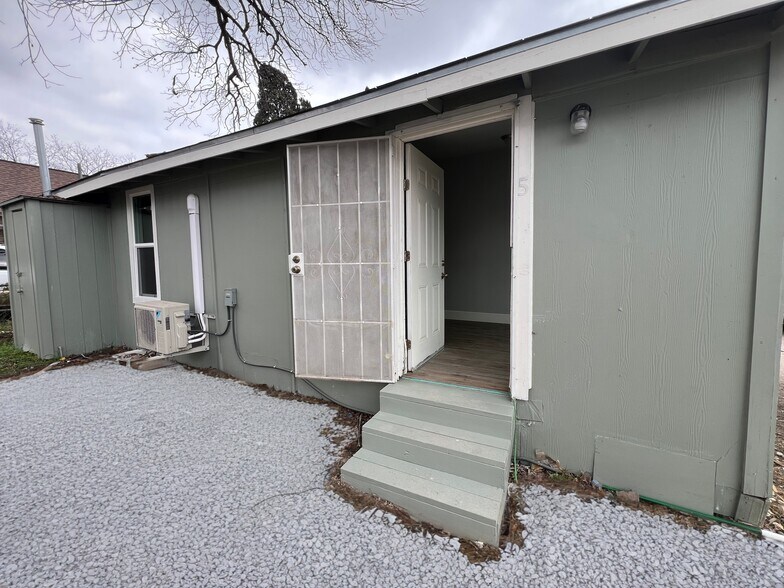 More Photos Of 101 Stanley Ct, San Antonio Multifamily For Sale