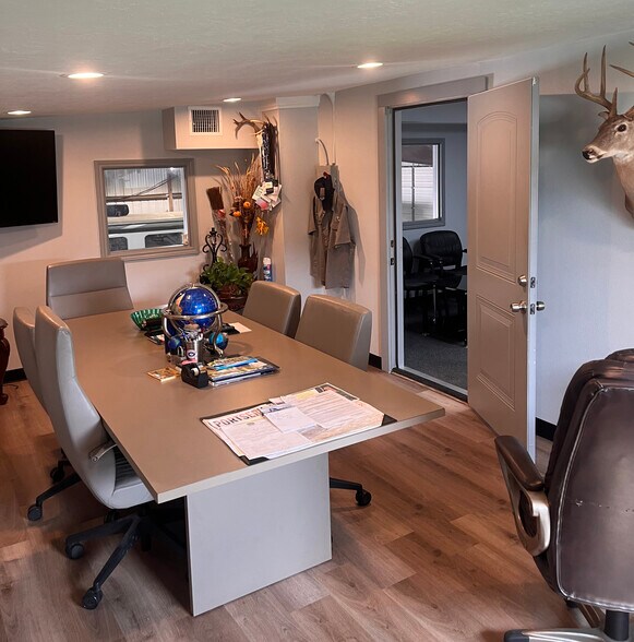 More Photos Of 1300 S 16th St, La Porte Manufacturing For Lease