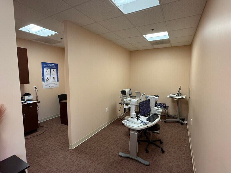 More Photos Of 21001 Sycolin Rd, Ashburn Office For Sale