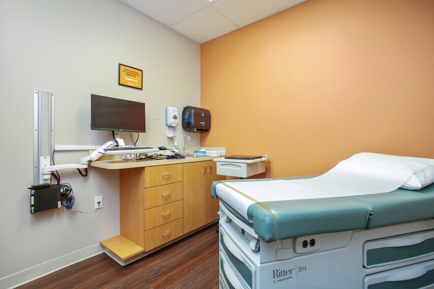 More Photos Of 12 Sammy McGhee Blvd, Jasper Medical For Sale