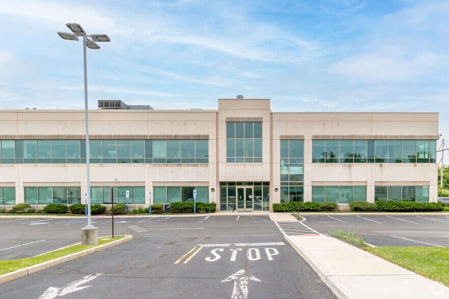 More Photos Of 801 Princeton South Corporate Ctr, Ewing Office For Lease