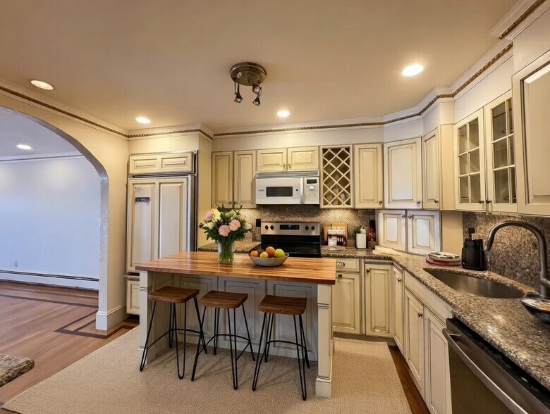 More Photos Of 1002 Beacon St, Brookline Storefront Retail Residential For Sale