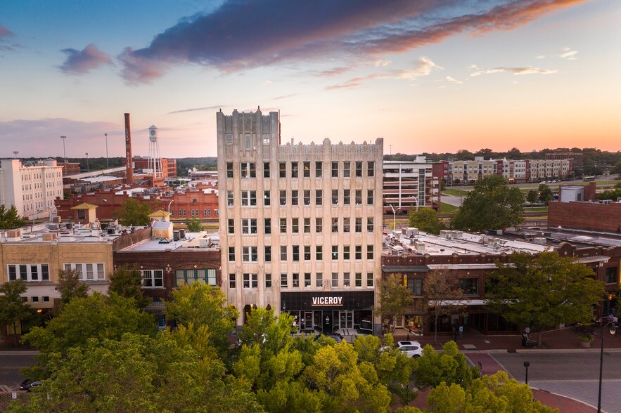 More Photos Of 331-335 W Main St, Durham Office For Lease
