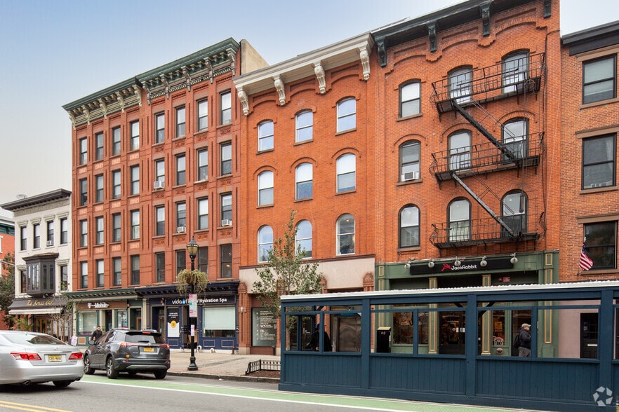 More Photos Of 129 Washington St, Hoboken Loft Creative Space For Sale