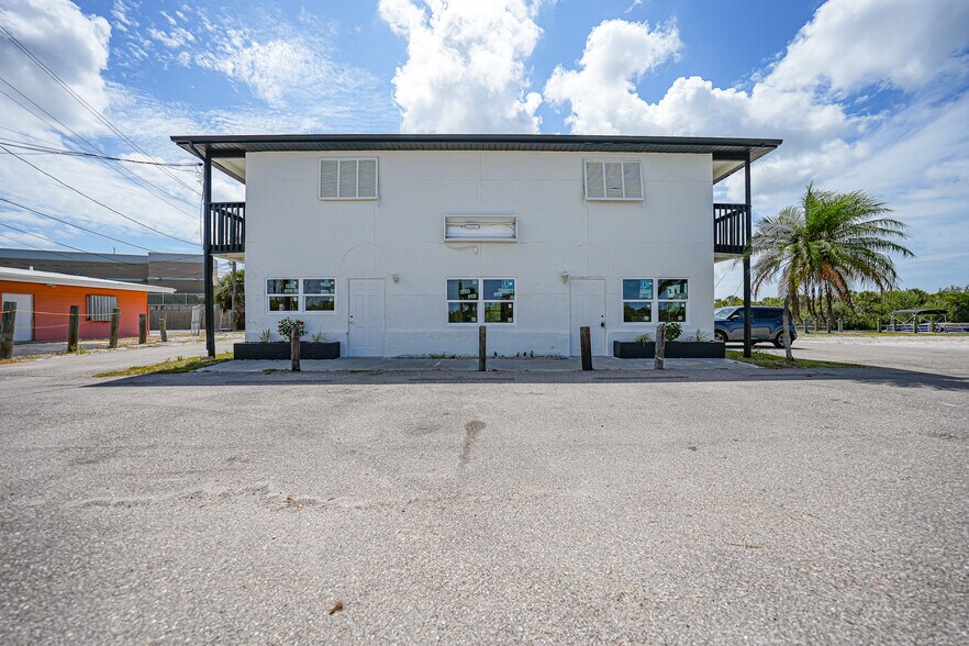 More Photos Of 1261 Beach Rd, Englewood Storefront Retail Residential For Sale
