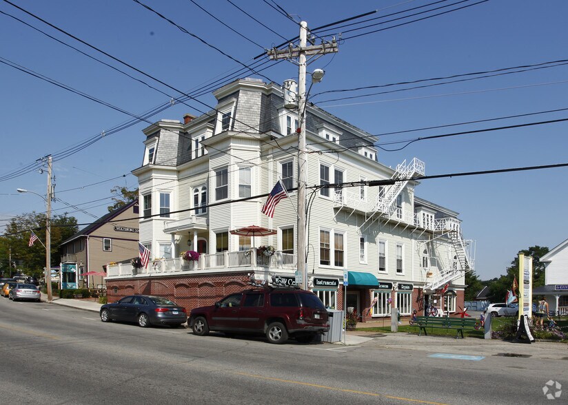 Primary Photo Of 21-25 N Main St, Wolfeboro Storefront Retail Office For Sale