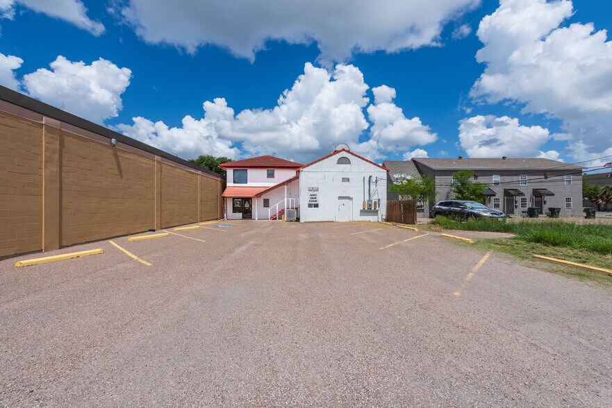 More Photos Of 312 E 2nd St, Alice Healthcare For Sale