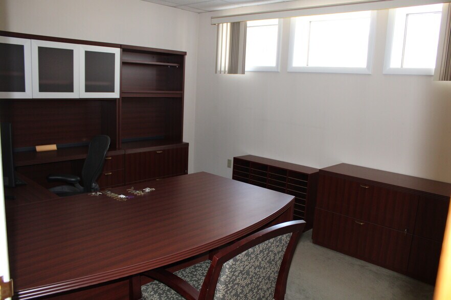 More Photos Of 20 W Lancaster Ave, Shillington Office For Lease