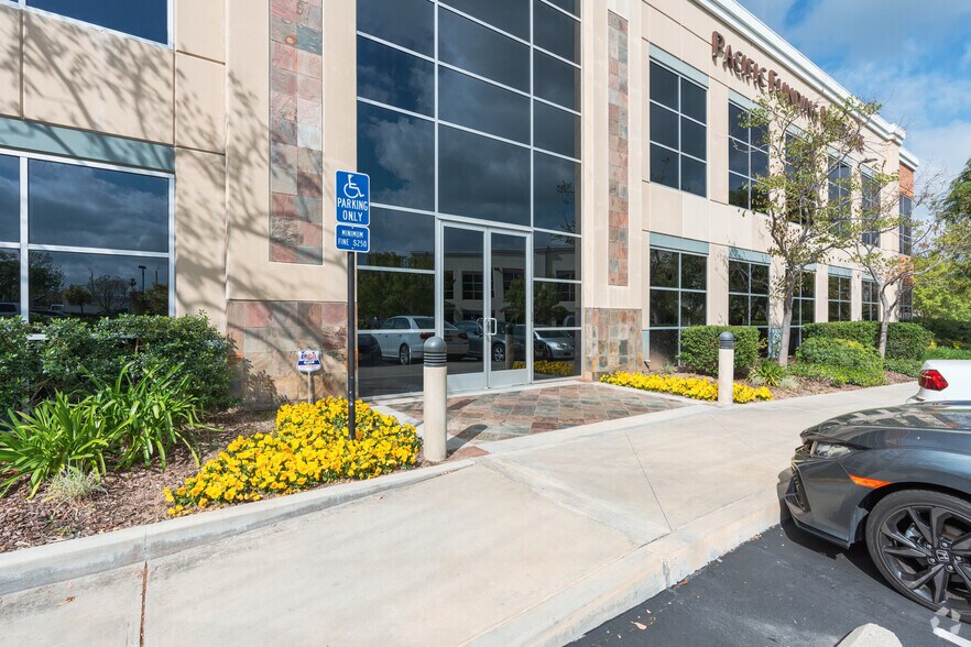 More Photos Of 27433 Tourney Rd, Valencia Office For Lease