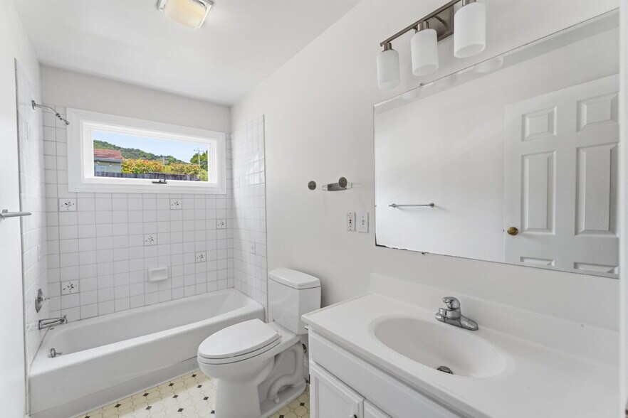 More Photos Of 499-503 Magnolia Ave, Larkspur Storefront Retail Residential For Sale
