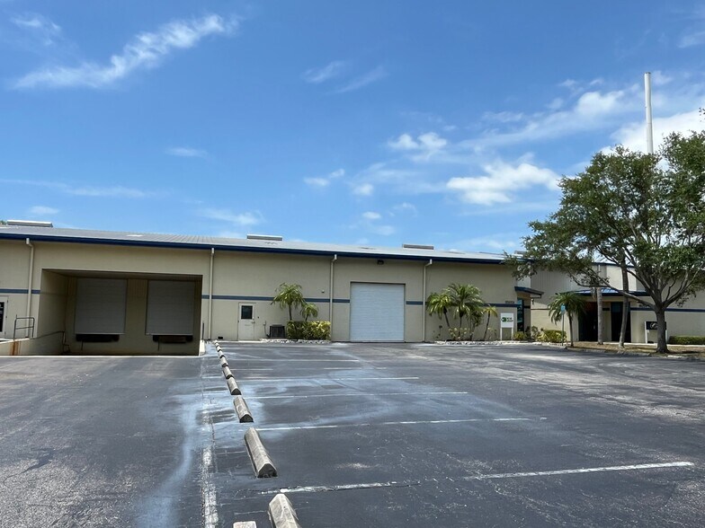 Primary Photo Of 8565 Somerset Dr, Largo Light Distribution For Lease