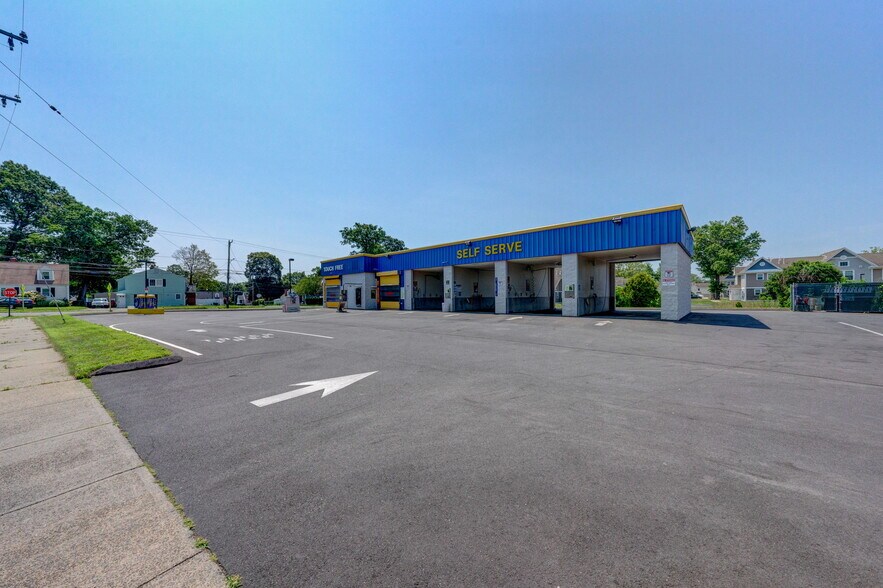 More Photos Of 2360 Corbin Ave, New Britain Carwash For Sale