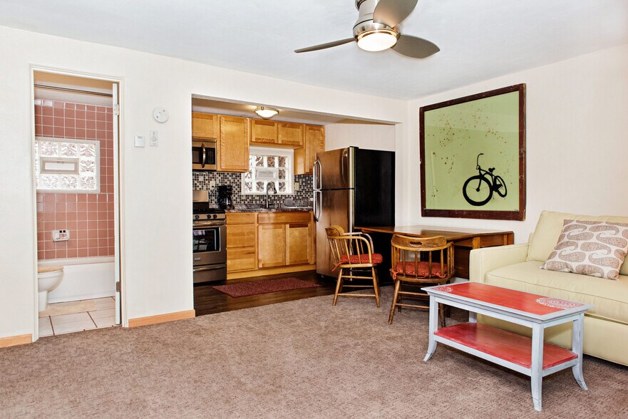 More Photos Of 56 El Paso Blvd, Manitou Springs Hotel For Sale