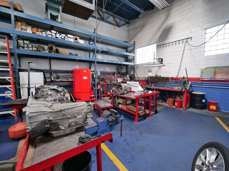 More Photos Of 5000 W Cermak Rd, Cicero Auto Repair For Sale
