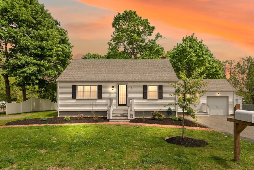 Primary Photo Of 32 Prince St, Danvers Office For Lease