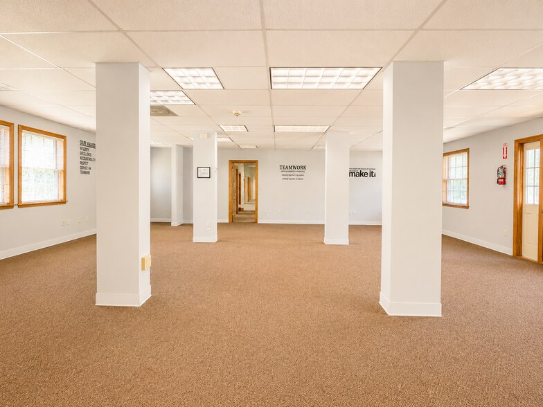 More Photos Of 1170 Ellington Rd, South Windsor Loft Creative Space For Sale
