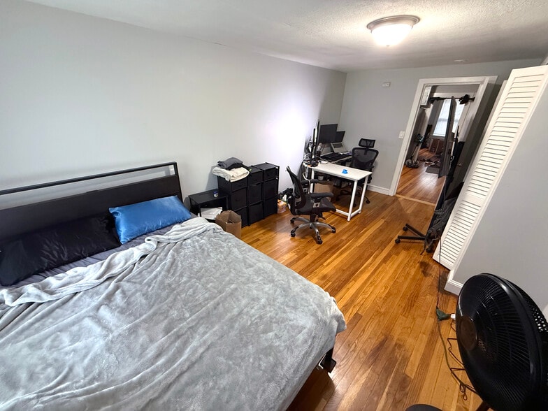 More Photos Of 25-27 West St, West Bridgewater Apartments For Sale