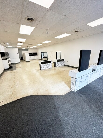 More Photos Of 27043-27107 Chardon Rd, Richmond Heights Unknown For Lease