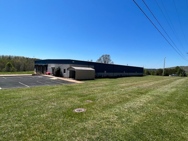 More Photos Of 330 Hollie Dr, Martinsville Warehouse For Lease
