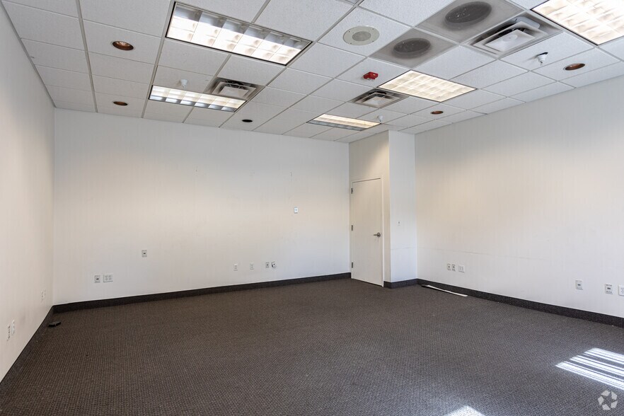 More Photos Of 720-758 S Redwood Rd, Salt Lake City Manufacturing For Lease