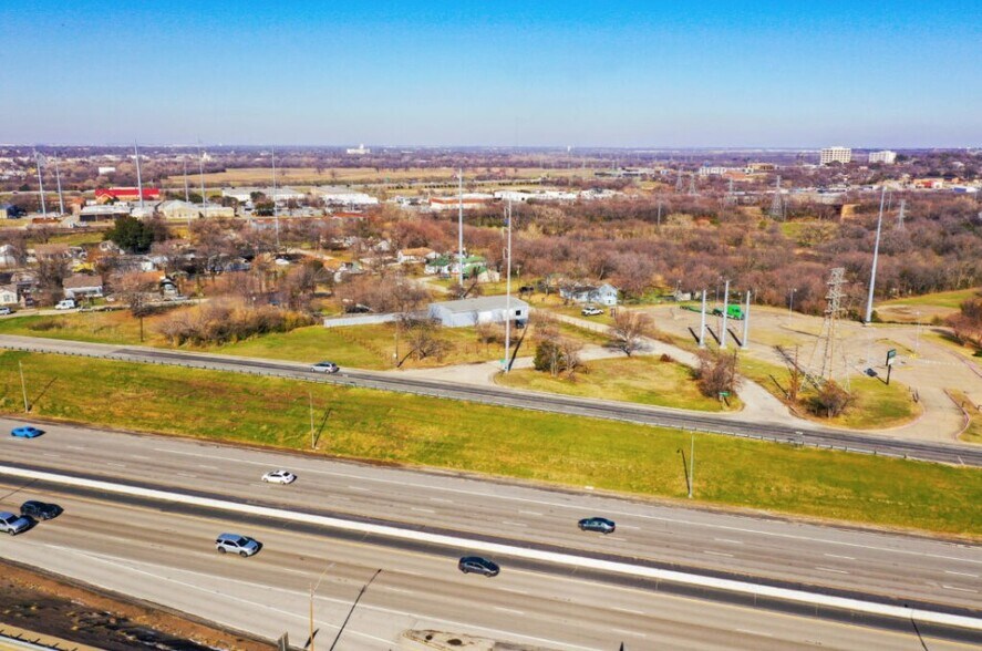 More Photos Of 1832-1833 Stella St, Fort Worth Warehouse For Sale