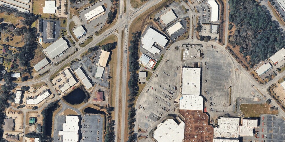 More Photos Of 700 Mall Blvd, Brunswick Auto Repair For Sale