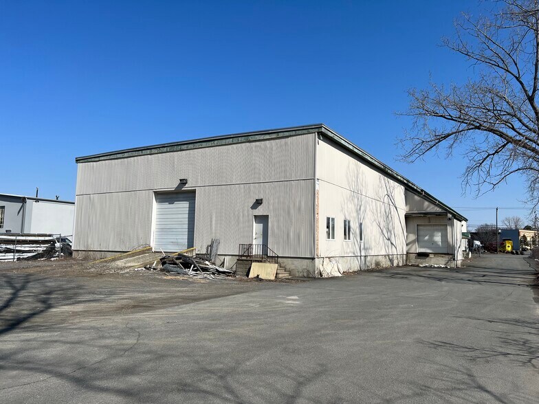 More Photos Of 64 Railroad Ave, Albany Warehouse For Sale