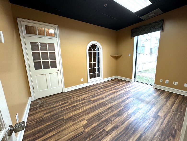 More Photos Of 7222 Maddox Rd, Lithonia Warehouse For Lease