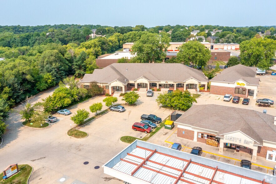 More Photos Of 2171 Grand Ave, West Des Moines Office For Lease