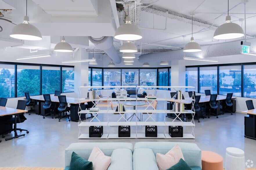 More Photos Of 3000 S Robertson Blvd, Los Angeles Loft Creative Space For Sale