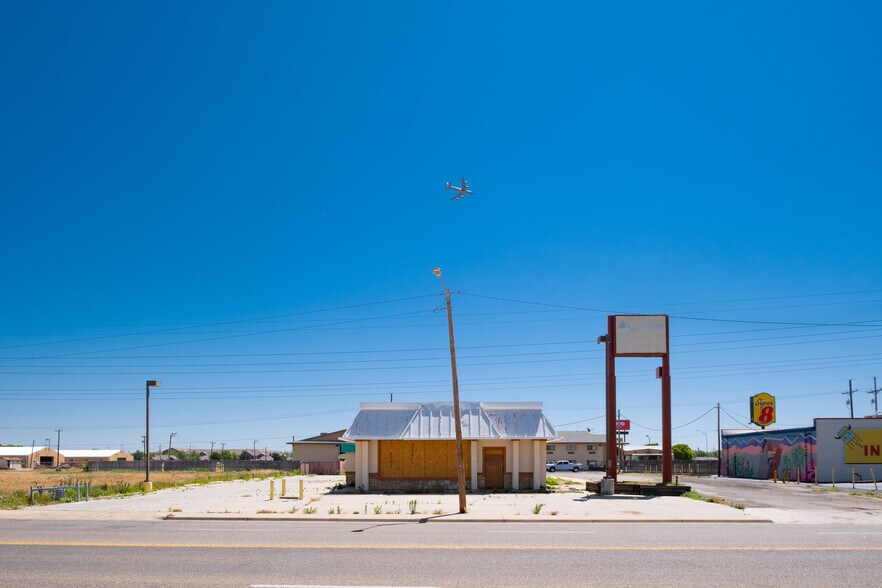 Primary Photo Of 1511 Quarter Horse Dr, Amarillo Freestanding For Sale
