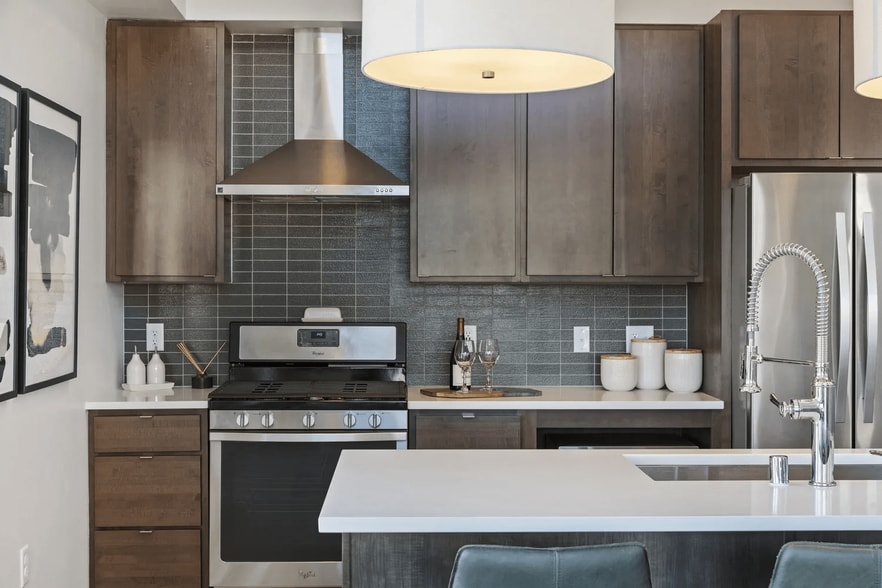 More Photos Of 1300 W Lake St, Minneapolis Apartments For Lease