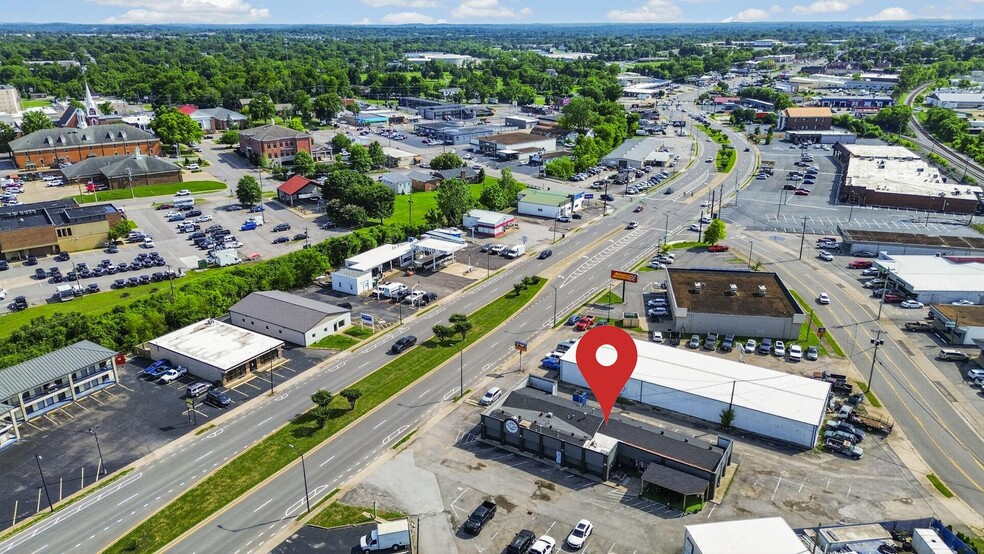 More Photos Of 134 W Broadway, Gallatin Restaurant For Sale