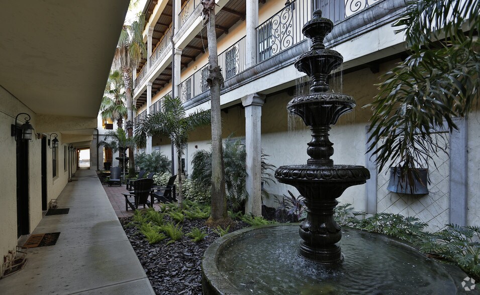 More Photos Of 433 W New England Ave, Winter Park Apartments For Lease