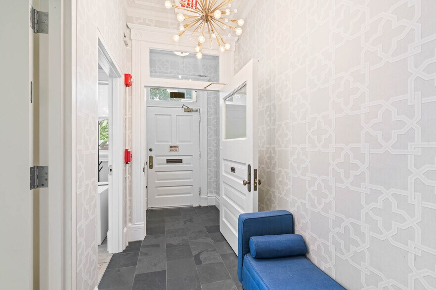 More Photos Of 2008 Hillyer Pl NW, Washington Office Residential For Sale