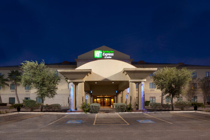 More Photos Of 2965 E Main St, Alice Hotel For Sale