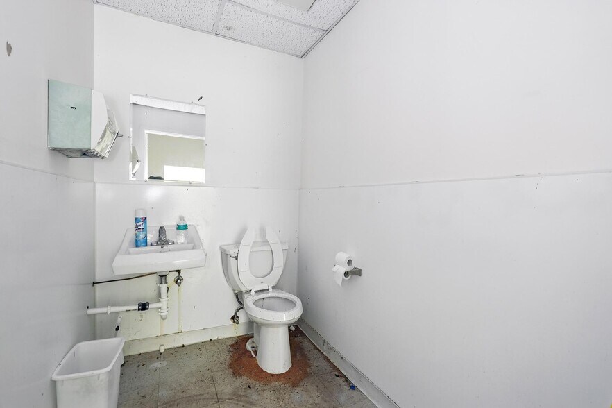 More Photos Of 4102 Buffalo Gap Rd, Abilene Unknown For Lease