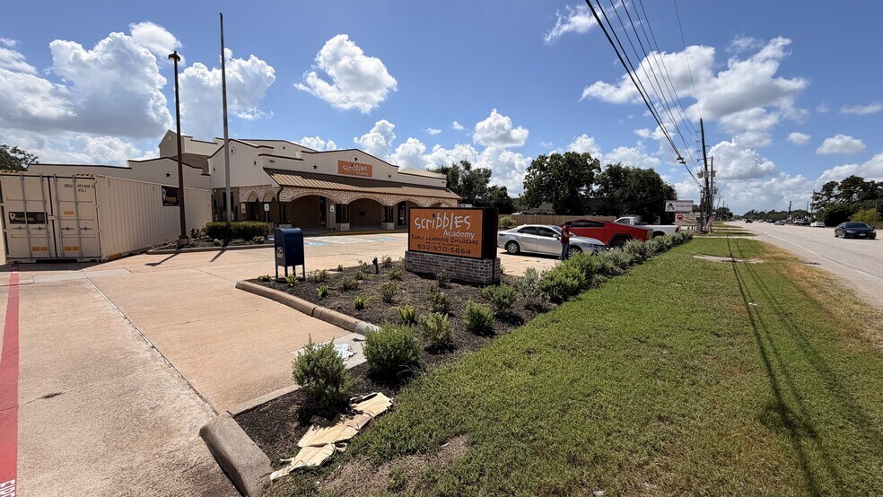 More Photos Of 6910 N Eldridge Pky, Houston Freestanding For Sale