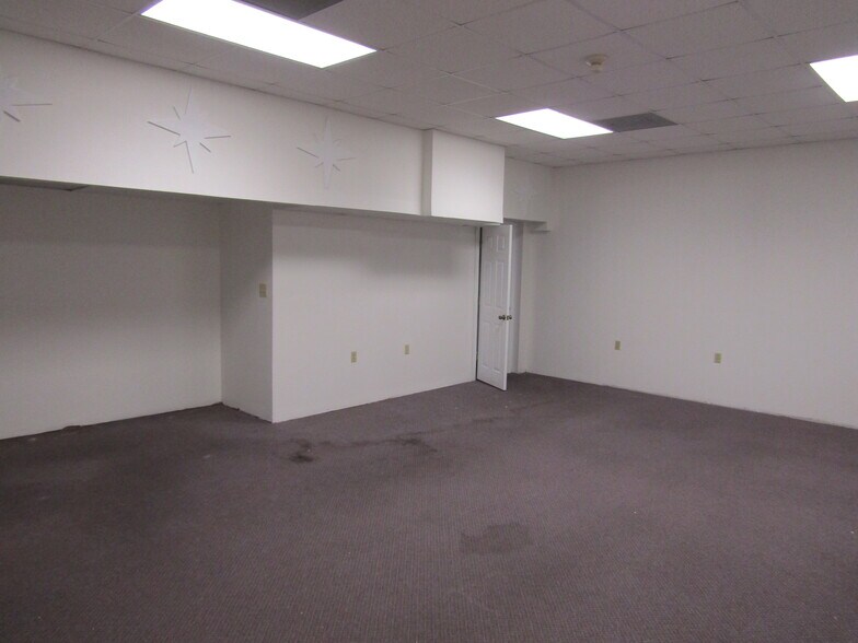 More Photos Of 131 W Main St, New Iberia Storefront For Lease