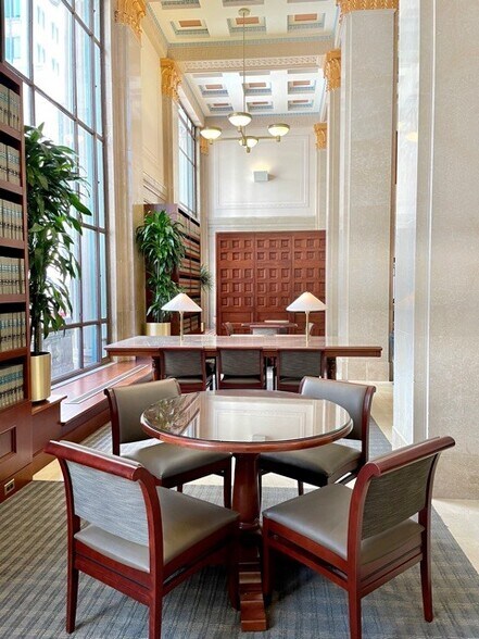 More Photos Of 233 E Redwood St, Baltimore Office For Lease