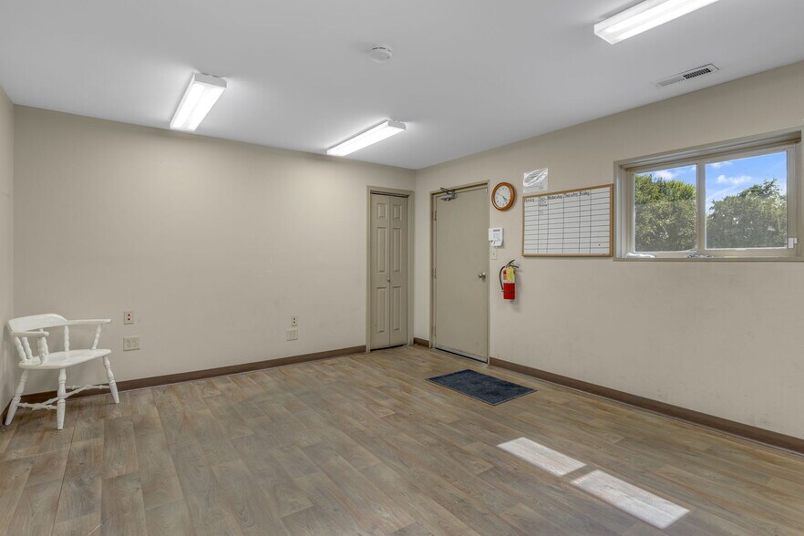 More Photos Of 200 Coe Rd, Anderson Warehouse For Lease