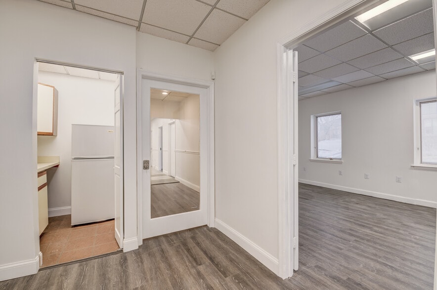 More Photos Of 4609 Pinecrest Office Park Dr, Alexandria Medical For Sale