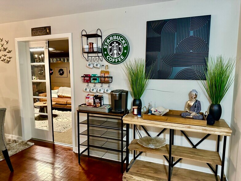 More Photos Of 635 Kittredge Dr, Orlando Office For Sale